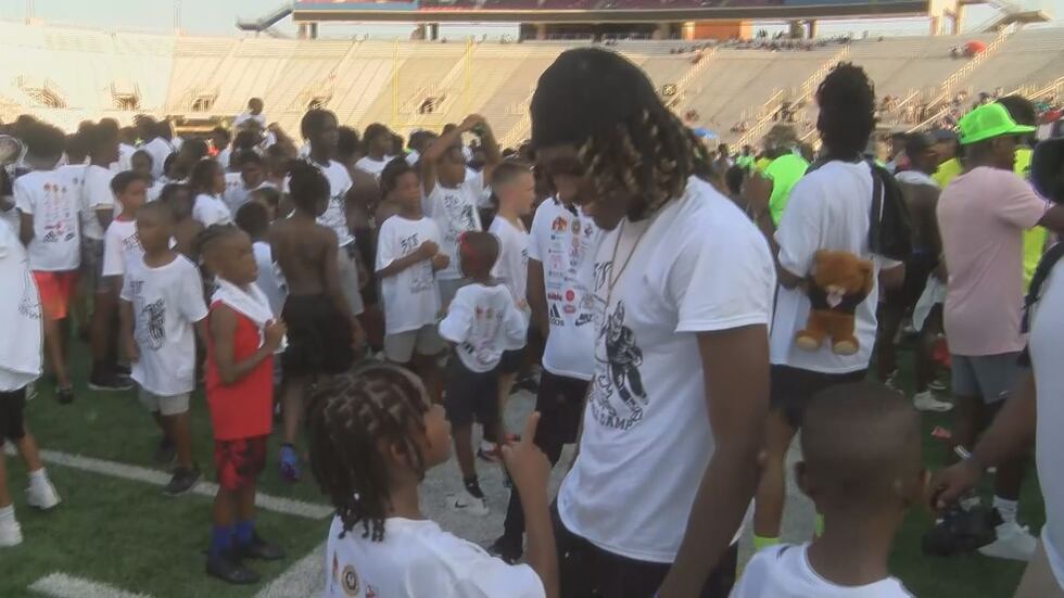 Player talking to camper during 318 Takeover