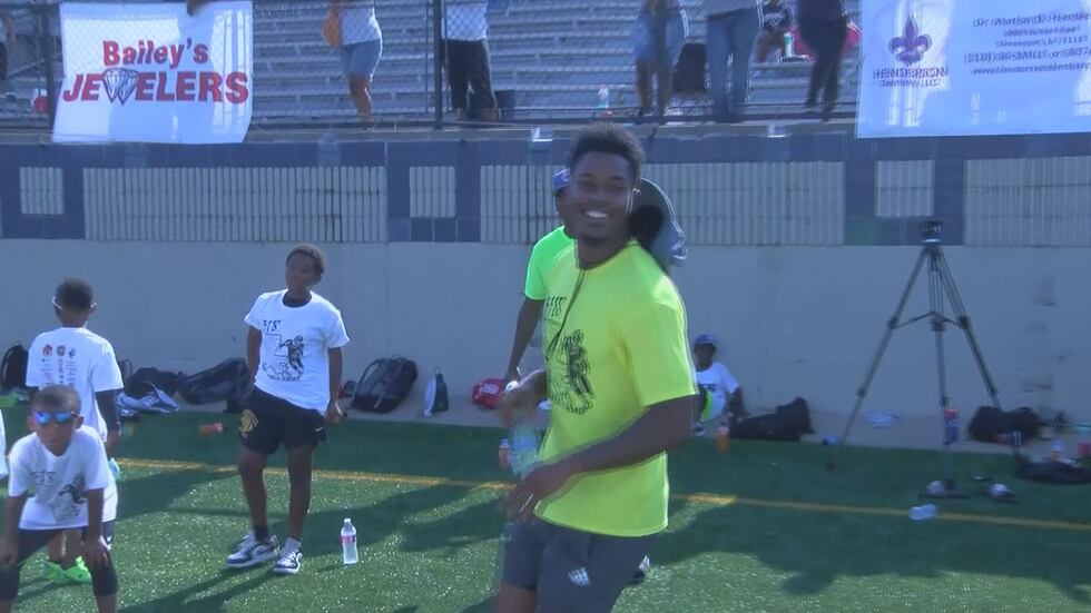 Eagles corner back Greedy Williams having fun at 318 Takeover camp